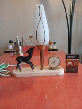 Vintage, lampe de chevet avec biche en régul et petit réveil Bayard fonctionnel