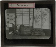 Japon.Japan.Lit Japonais.Japanese Bed.Lantern Magic slide.Projection Lanterne.