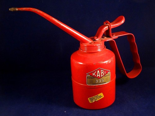 Ancienne burette boîte huile