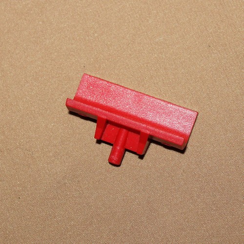 Banc rouge pour - , bâtiment