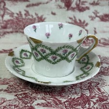 Tasse et soucoupe anciennes