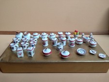 vaisselle maison de poupée 1/12ème 