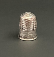 Ancien dé à coudre en argent