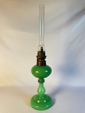 Ancienne Lampe À pétrole En Verre opaline Vert