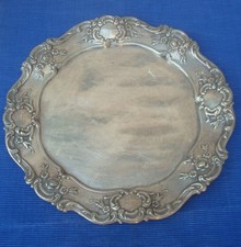 V72  TB Plateau Métal Argenté TOWLE Décor Embouti Fleurs Silver Plated tray