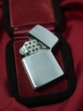 Vintage briquet ancien rétro