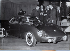 France, Paris, Présentation des nouvelles voitures René Bonnet, Vintage press si