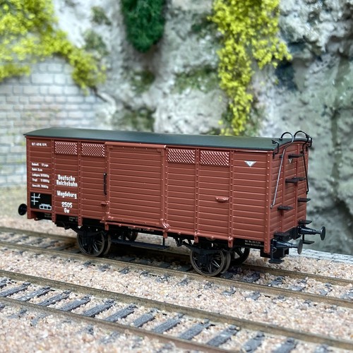 Wagon couvert type - , 2