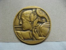 Très belle médaille signée