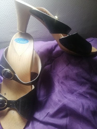 Sandales à talons - 🎀,