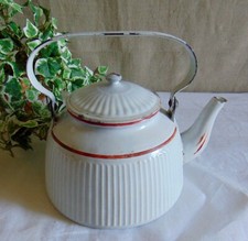 ANCIENNE BOUILLOIRE TOLE EMAILLEE DECOR BLANC ET LISERES ROUGES BB