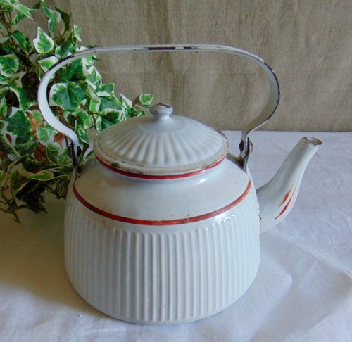 Ancienne bouilloire tole - ancienne,