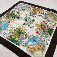 Écharpe carrée vintage Gucci