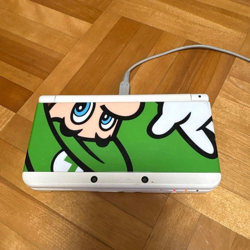 New nintendo 3ds white luigi - 3ds,