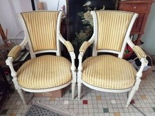 Paire De Fauteuils Forme Originale Style Louis XVI Bon État 
