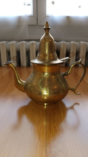 Théière orientale métal