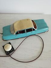 Epave de voiture téléguidée 1957