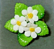 Vintage Peint OS Chine Blanc Jaune Marguerite Vert Feuilles Broche Angleterre