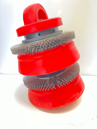 Cleaning brushes for pipeline - cleaning,