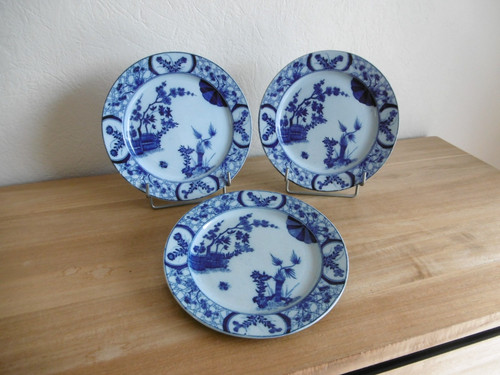 Trois assiettes plates faience - assiettes,