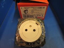 legrand 600341 Prise 2P+T