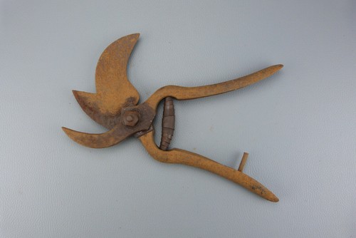 Ancien sécateur serpette