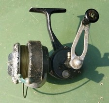 ANCIEN MOULINET VINTAGE DE MARQUE RU