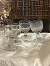 LOT DE 4 ANCIENS VERRE A LIQUEUR / DIGESTIF  AUTRE .. 2 dimensions