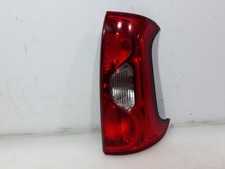 51843642 RIGHT TAIL LIGHT /