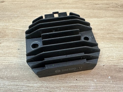 Regulateur tension - de,