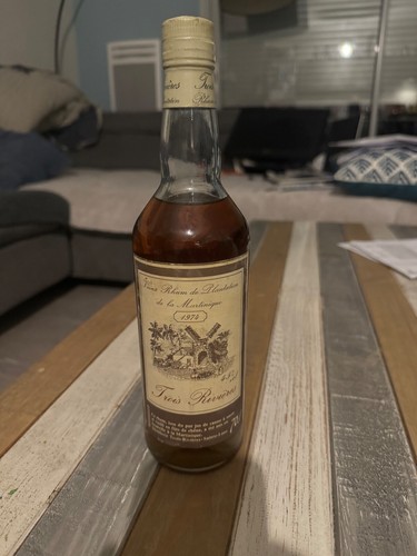 Rhum trois rivières 1974 - ,
