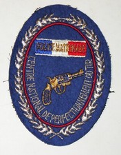 INSIGNE POLICE - CENTRE NATIONAL DE PERFECTIONNEMENT AU TIR - POUR COLLECTION