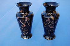 Paire de vase noir émaillé - " opaline " - dorure