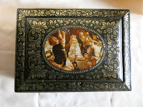 Ancienne boîte gâteaux - ancienne,
