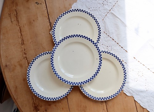 Assiettes plates anciennes