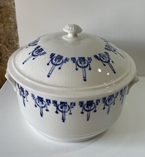 ANCIENNE SOUPIÈRE FAIENCE DE