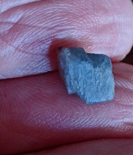 Saphir bleu brut - , carats