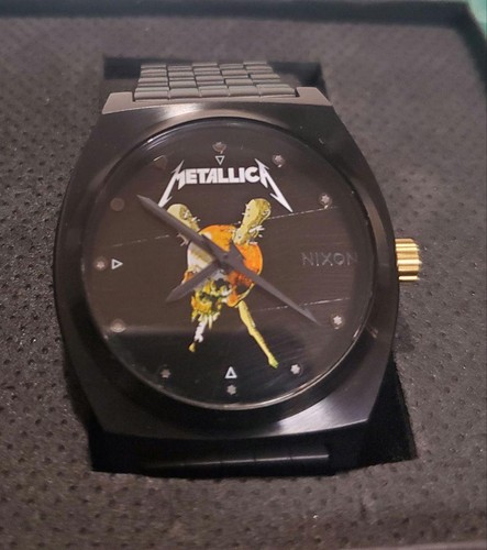 Crâne montre nixon - de,