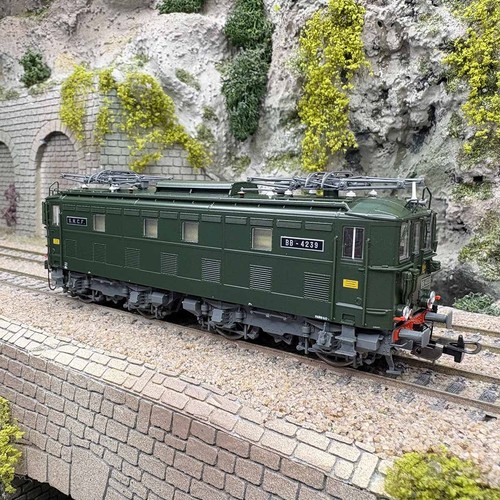 Locomotive électrique 4239 - locomotive,