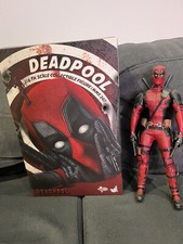 Hot Toys Marvel Deadpool