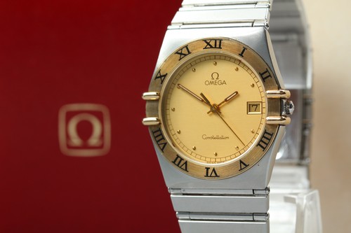 Near mint case omega - w/case],