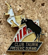 Rare pin corrida club - rare,