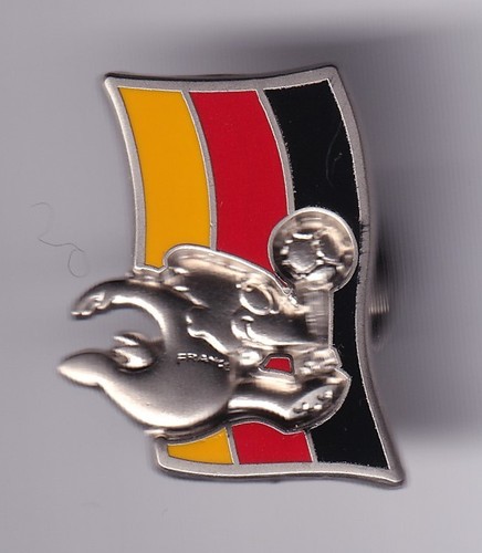 Rare pins pin football - pins,