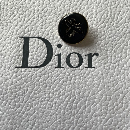 Badge pin dior - pin’s, neuf