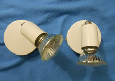 2 petites appliques murales luminaires avec ampoules. EX