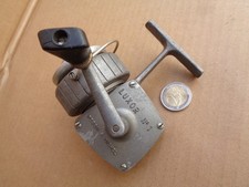 Ancien moulinet de pêche rivière LUXOR N° 1 couleur gris Pezon & Michel  .