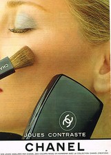 PUBLICITE ADVERTISING 044   1980   CHANEL   joues contrastes cosmétiques