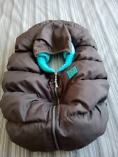 couverture de cosy avec capuche bien chaude Red Castle  TRES BON ETAT