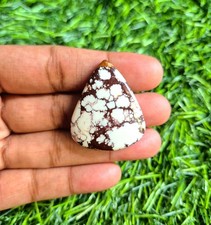 Cabochon naturel en forme de