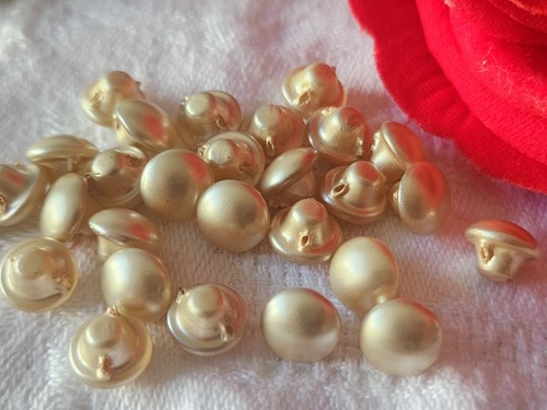 Lot minuscules boutons - lot, 27